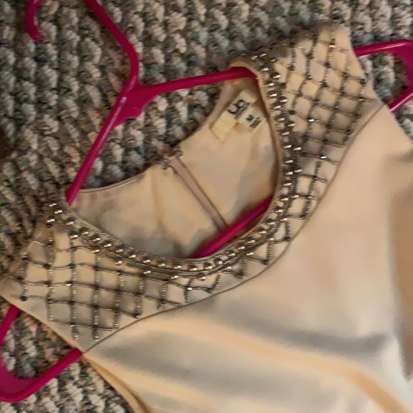 Tan formal dress - Picture 4 of 4